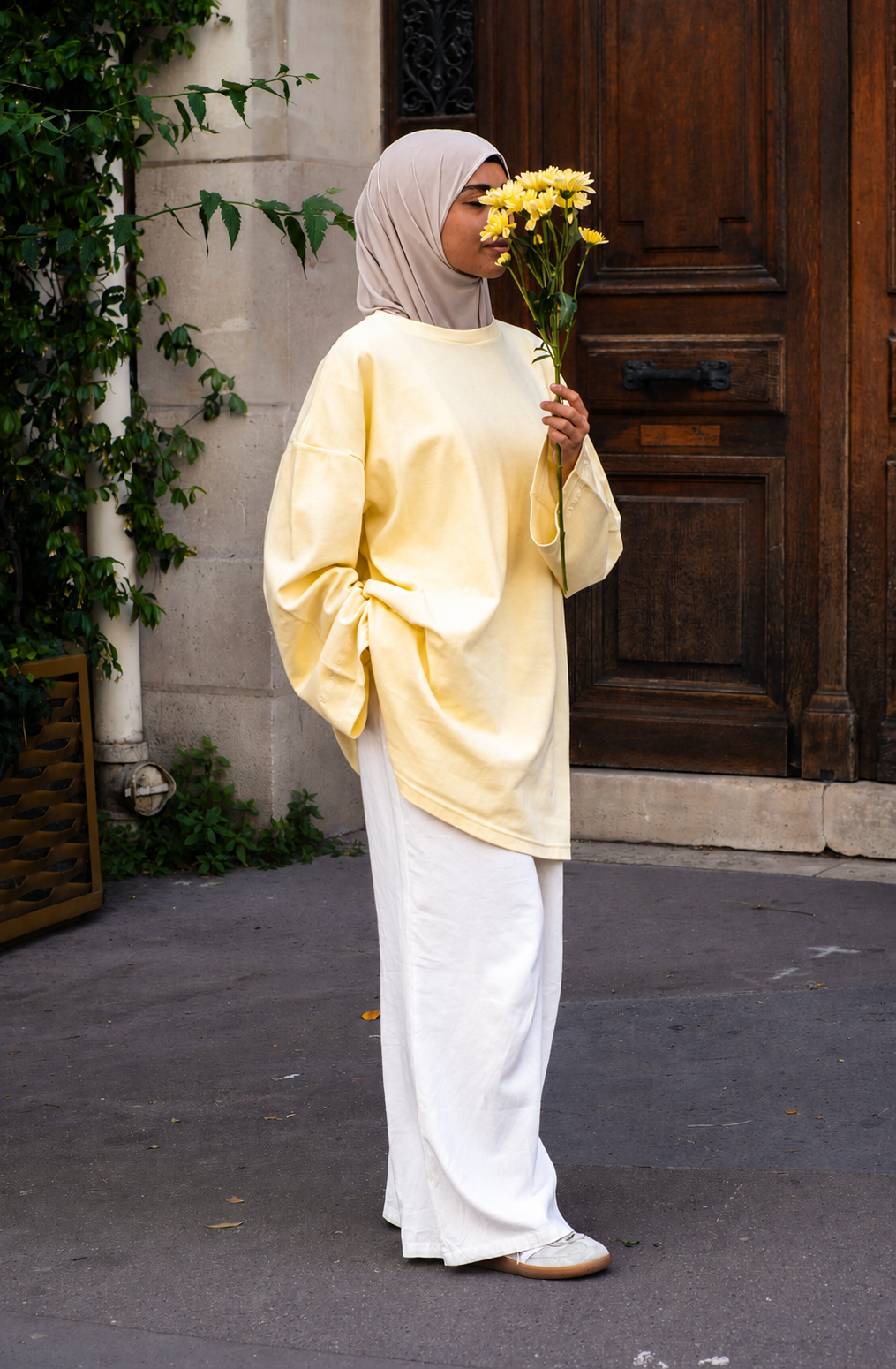 T-shirt modeste jaune pastel